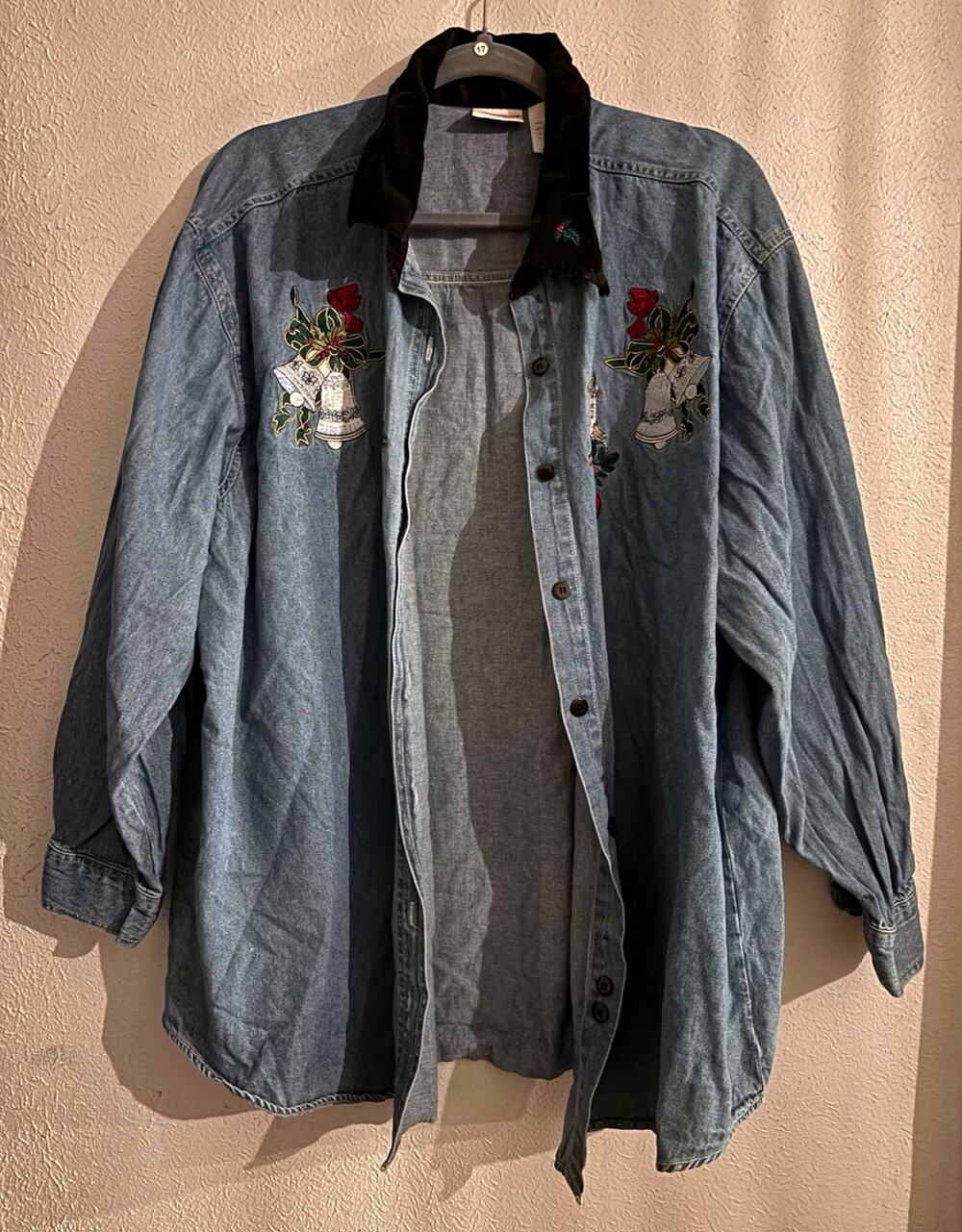 Bobbie Brooks Women’s Plus 22 Blue Denim Cotton Embroidered Christmas Button-Up